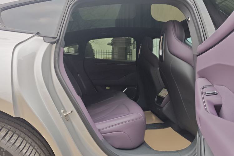 Used XPeng P7 2025 Model—702 Long Range Ultra Interior 10