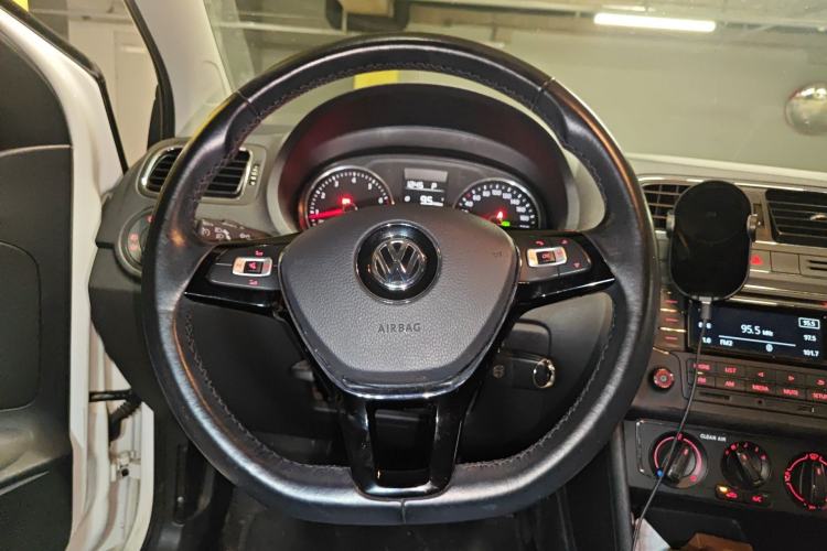 Used Volkswagen Polo 2016 1.6L Automatic Comfort Model
