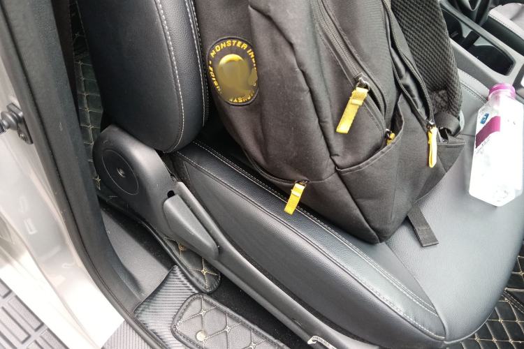 Used JMC Yuhu 7 2022 2.0T Manual Diesel Two-Wheel Drive Comfort Version Standard Wheelbase
