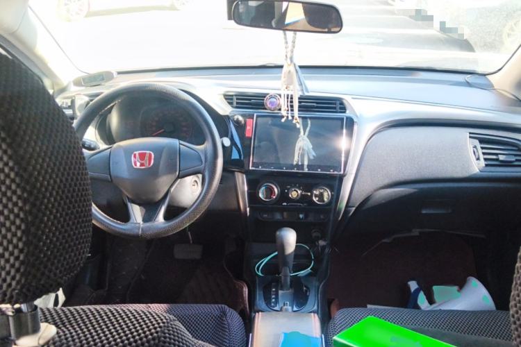 Used Honda City 2015 1.5L CVT Comfort Version Center Console