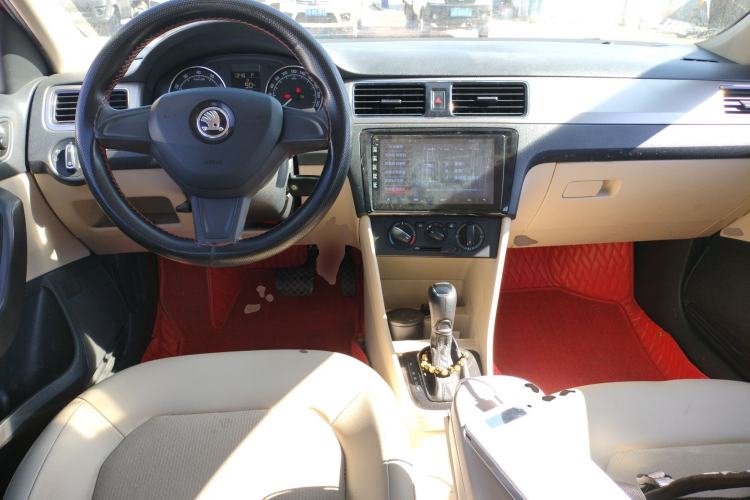 Used Skoda Rapid Spaceback 2014 1.6L Automatic Enjoyment Edition
