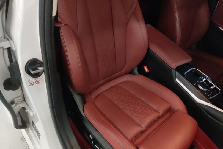 Used BMW i3 2022 eDrive 35 L
