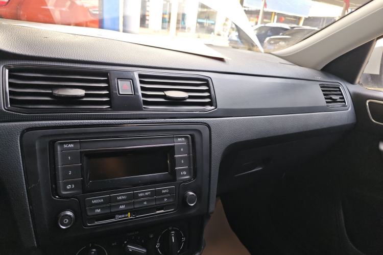 Used Volkswagen Santana 2016 1.6L Manual Fashion Edition
