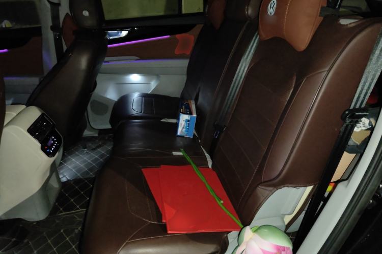 Used Volkswagen Teramont  Left Rear Seat