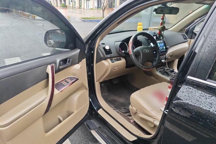 Used Toyota Highlander 2013 2.7L Two-Wheel Drive 5-Seater Purple Gold Edition
