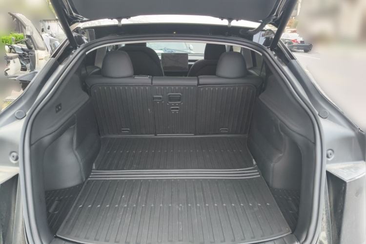 Used Tesla Model Y 2025 Rear-Wheel-Drive Version