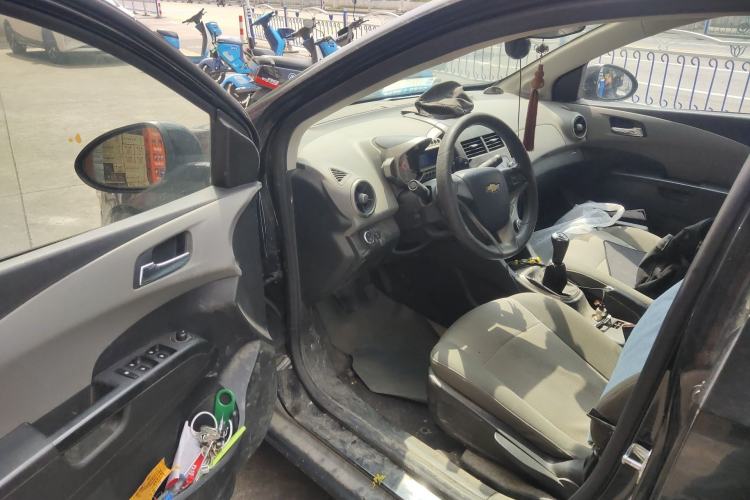 Used Chevrolet Aveo Sonic 2011 Sedan 1.4L Manual Transmission SE Driver Seat