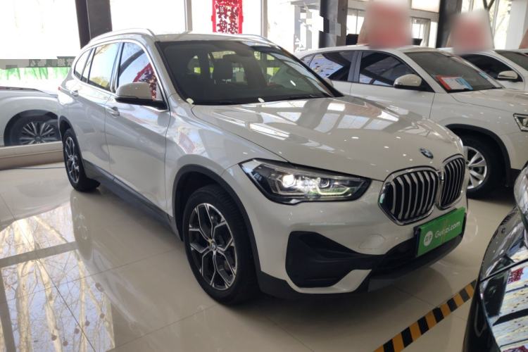 Used BMW X1 2022 sDrive25Li Leading Model Front Right 45 Deg