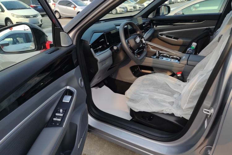 Used Geely Auto Emgrand X7 Sport 2026 Model 1.5TD Aspirational Driver Seat