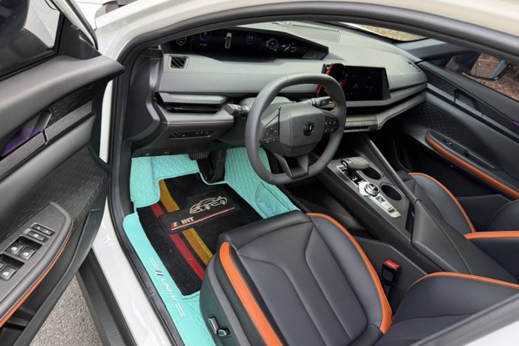 Used CHANGAN UNI-V 2023 1.5T Premium Model