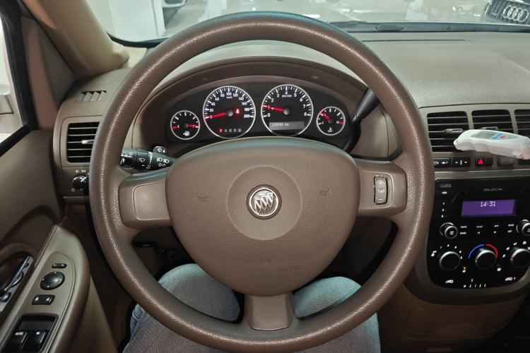Used Buick GL8 2014 2.4L Classic Edition Steering Wheel