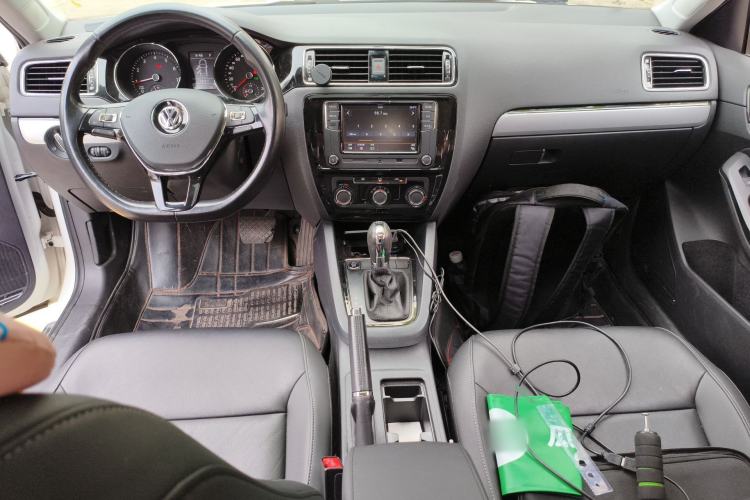 Used Volkswagen Sagitar 2018 280TSI DSG Ignite Edition Center Console