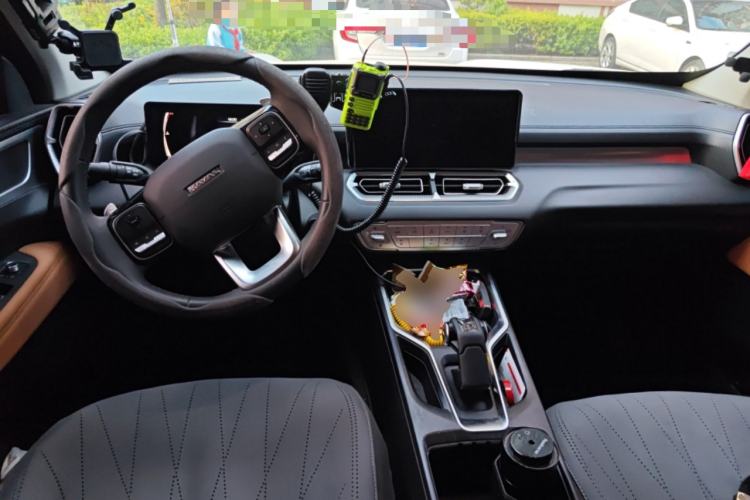 Used Haval H5 2023 2.0T Automatic All-Wheel Drive LinkedIn Gasoline Center Console