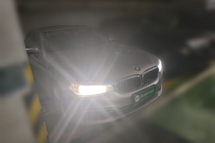 Used BMW 5 Series 2019 525Li Luxury Package Front Right 45 Deg