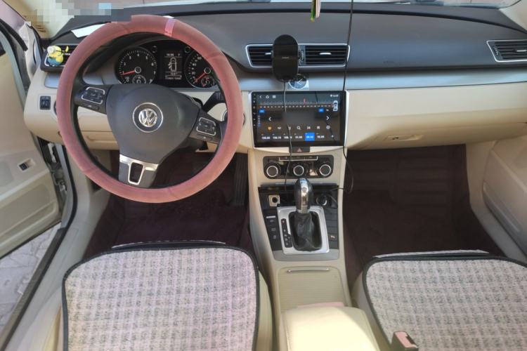 Used Volkswagen Magotan 2013 1.8TSI Premier Model Center Console