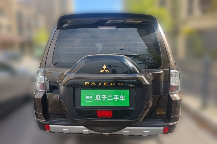 Used Mitsubishi Pajero  Rear