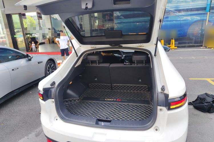 Used ORA iQ 2018 High-Range Version Smart Connectivity Model