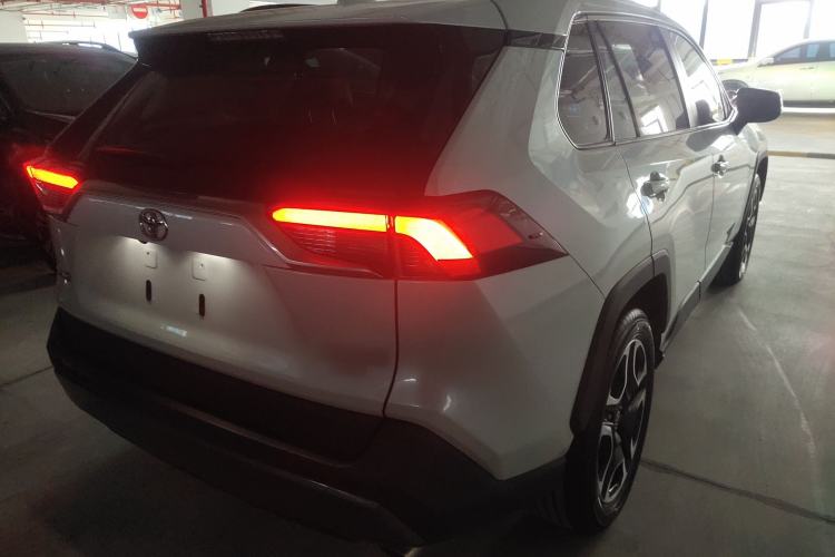 Used Toyota RAV4 2021 2.0L CVT Four-Wheel Drive Premium Edition