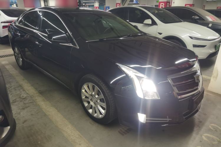 Used Cadillac XTS 2017 28T Elite Model Front Right 45 Deg