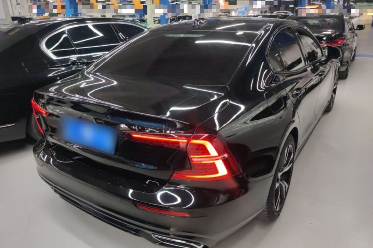 Used Volvo S60 2020 T5 Zhiya Sport Edition Rear Right 45 Deg