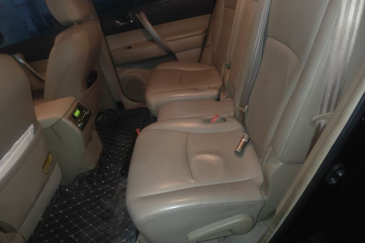 Used Toyota Highlander 2012 2.7L Two-Wheel Drive 7-Seater Luxury Edition
