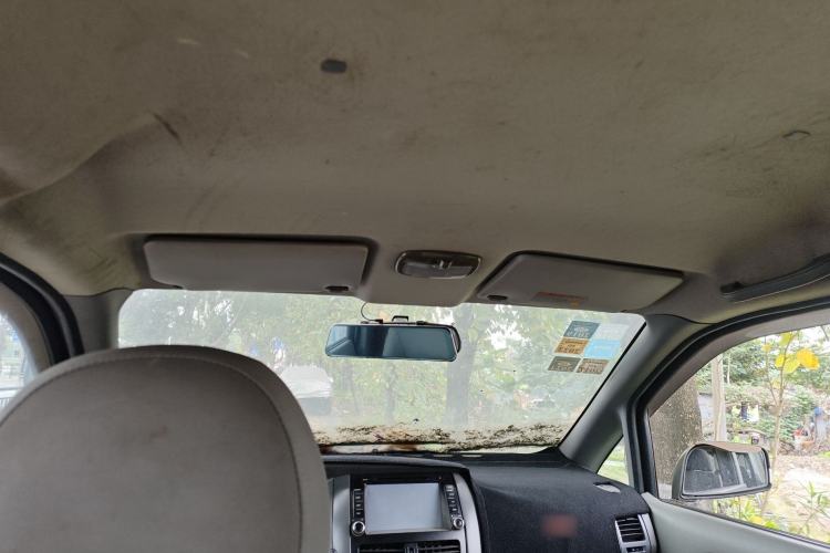 Used Dongfeng Shuaike 2013 Revised Version 1.5L Manual Standard Edition 7 Seats China IV Standard Headliner