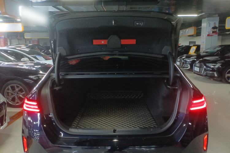 Used BMW i5 2024 eDrive 35L Luxury Model with M Sport Package