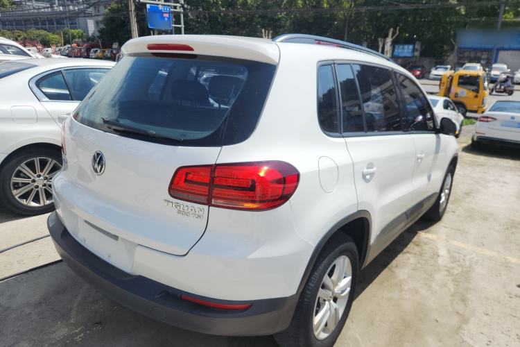 Used Volkswagen Tiguan 2016 300TSI Automatic Two-Wheel Drive Trend Edition Rear Right 45 Deg