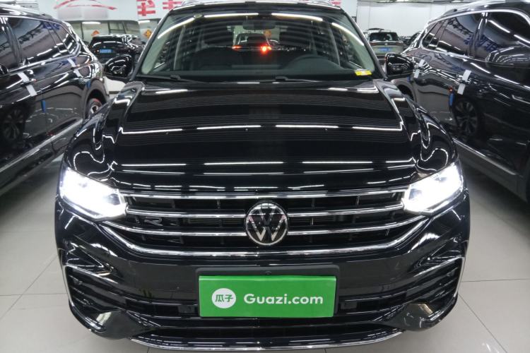 Used Volkswagen Tiguan L 2025 Model Outstanding Version 330TSI Automatic Two-Wheel Drive R-Line Longyao Edition
