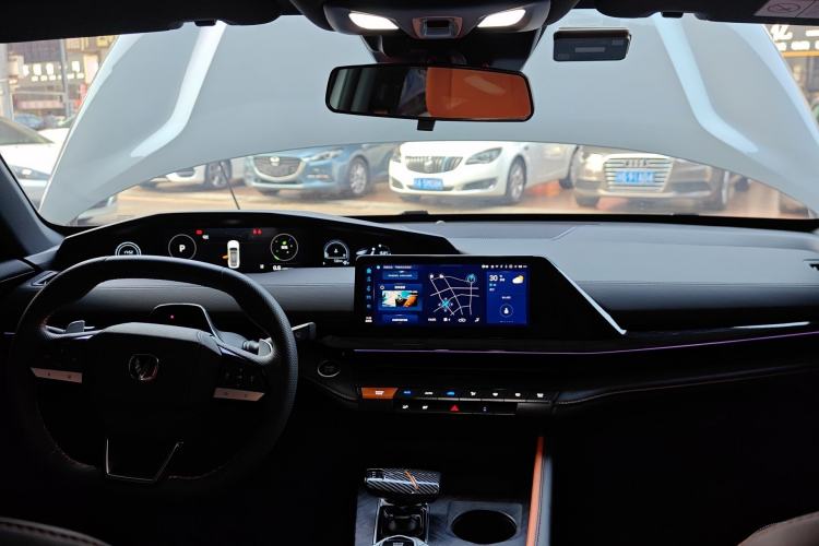 Used CHANGAN UNI-V 2022 1.5T Prestige Version Center Console