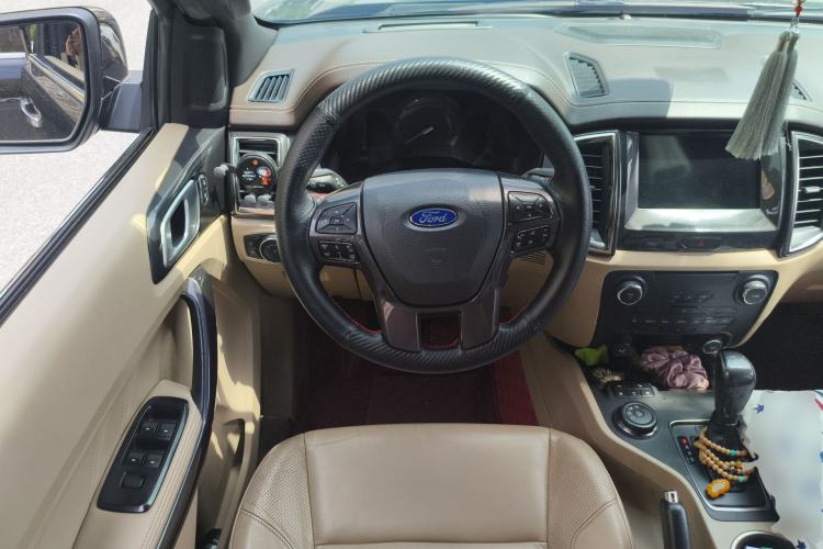 Used Ford Everest 2016 2.0T Gasoline Automatic 4x4 Flagship Edition Steering Wheel