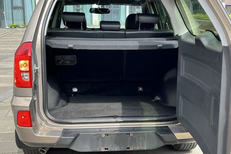 Used Chery Tiggo 3 2016 1.6L Manual ZhiShang Edition Trunk