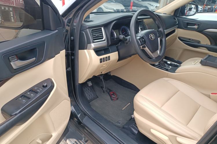 Used Toyota Highlander 2018 2.0T Two-Wheel Drive Elite Edition 5 Seats Emission Standard China V Driver Seat