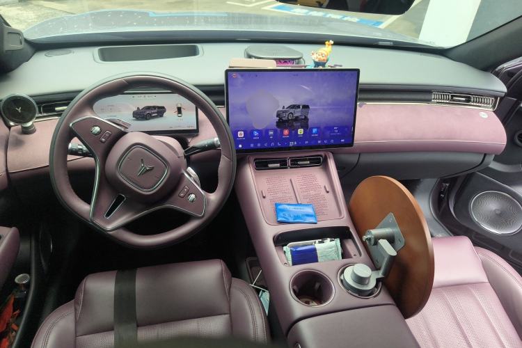 Used VOYAH FREE 2025 Model FREE+ Four-Wheel-Drive Qiankun Edition Center Console