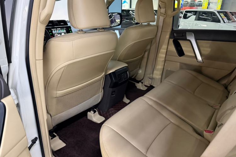 Used Toyota Prado 2016 2.7L Automatic Standard Edition Interior 6
