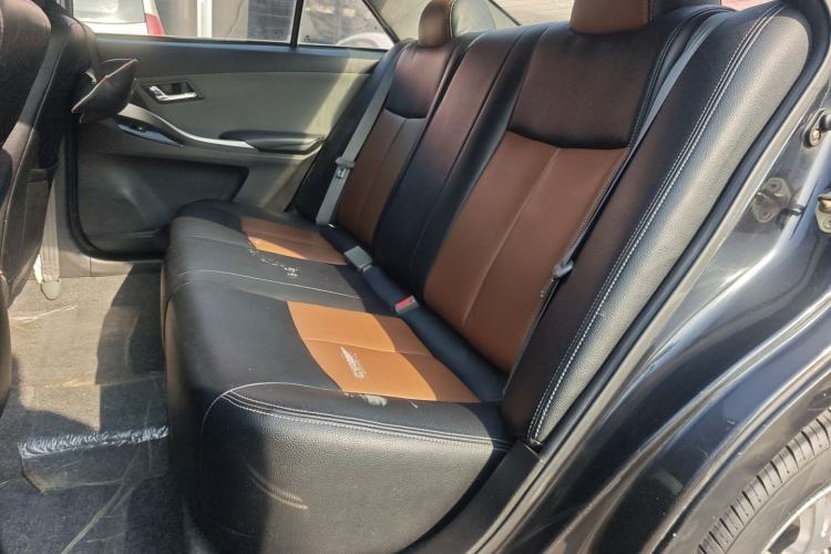 Used Zotye Z300 2014 1.5L Value Edition Manual Comfort Model
