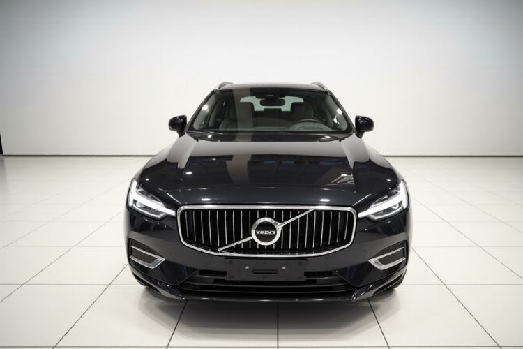 Used Volvo XC60 2021 T5 4x4 Smart Luxury Edition Front