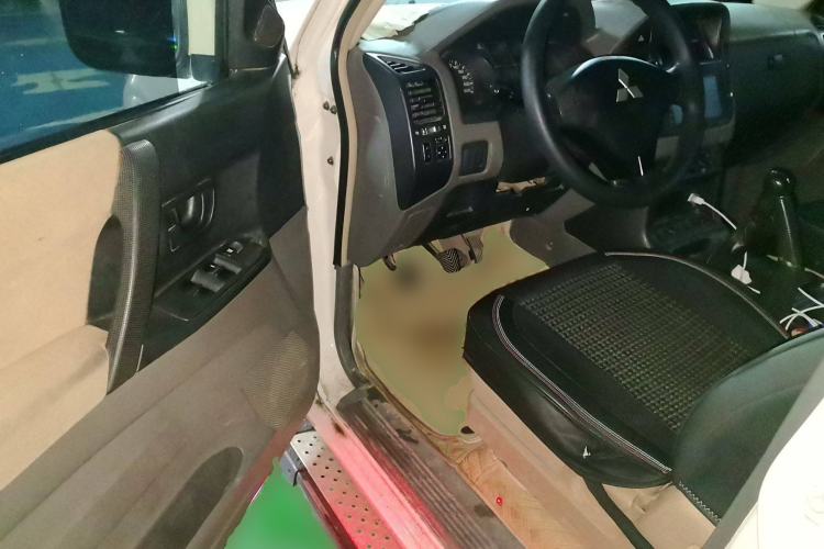 Used Mitsubishi Pajero 2011 V73 3.0L MT GL Steering Wheel