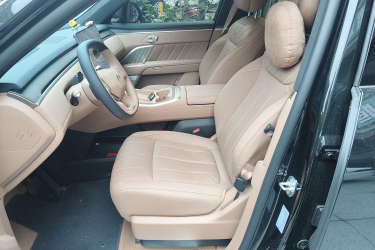 Used ONVO Luxeed L90 2025 Model—Max Six-Seater Version