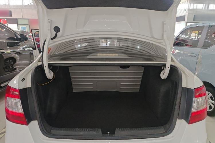 Used Skoda Rapid 2015 1.6L Automatic Enjoyment Selection Model Trunk