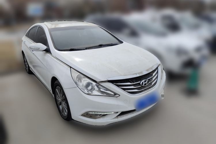 Used Hyundai Sonata 2015 Classic 2.4L Automatic Leading Edition China V Standard Front Right 45 Deg