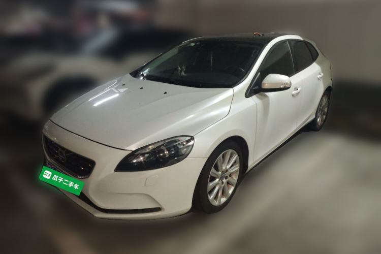 Used Volvo V40 2015 1.6T Zhiyi Edition