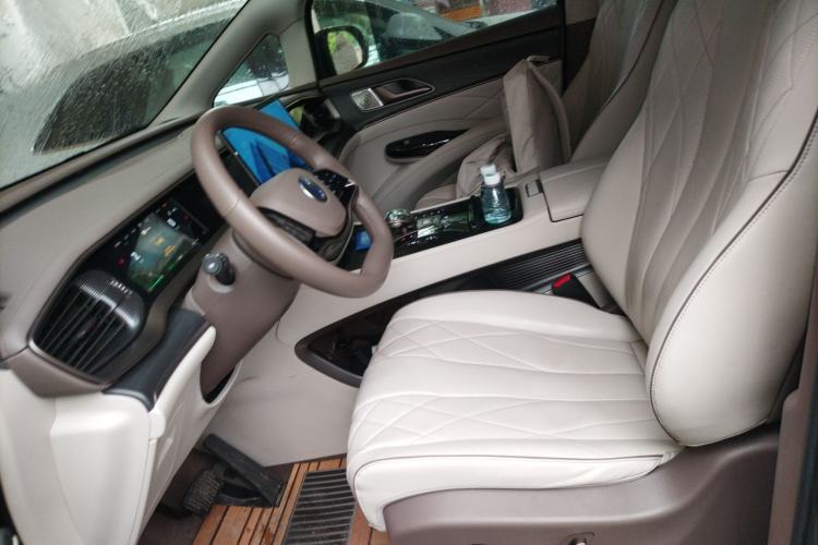 Used Denza D9 2022 DM-i 970 Four-Wheel Drive Prestige Model Left Front Seat