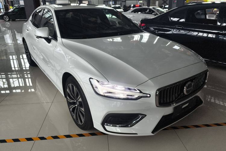 Used Volvo S60 2025 B4 Zhiyuan Luxury Edition