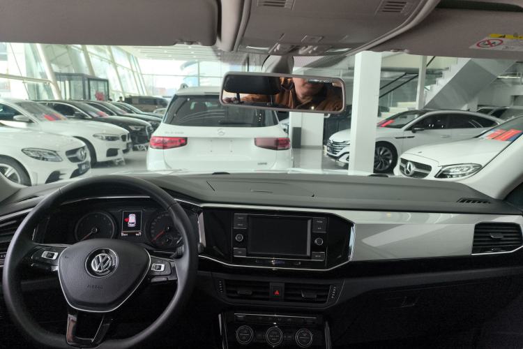 Used Volkswagen Tayron 2019 330TSI Two-Wheel-Drive Luxury Version China V Emission Standard Center Console