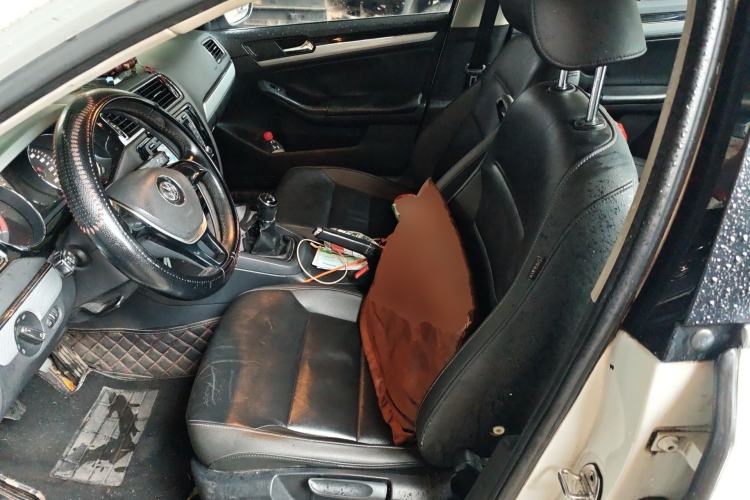 Used Volkswagen Sagitar 2015 1.6L Manual Comfort Model Left Front Seat