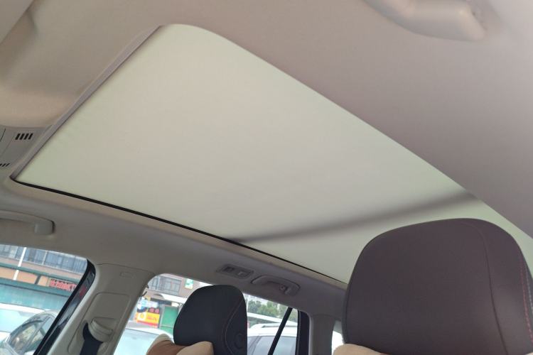 Used Volkswagen Tayron 2020 330TSI Two-Wheel Drive Luxury Smart Connectivity Version Headliner