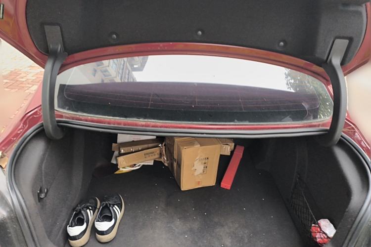 Used Buick Verano 2015 Sedan 20T Dual-Clutch Flagship Model Trunk