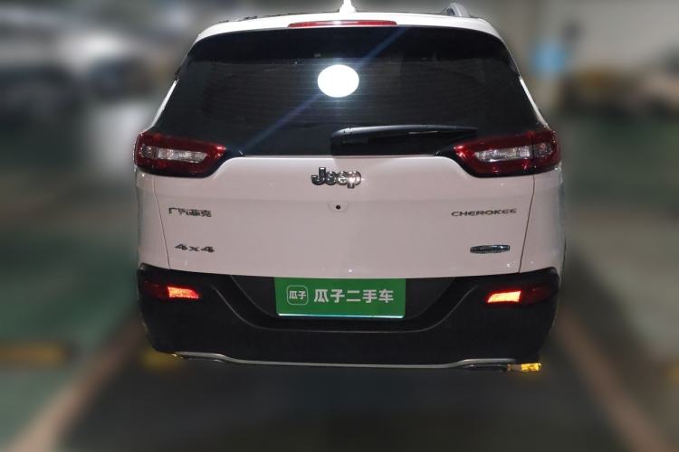 Used Jeep Cherokee 2016 2.4L Professional Smart Version
