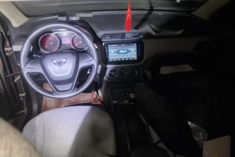 Used Wuling Hongguang 2019 1.5L S Standard Version China VI LAR Center Console